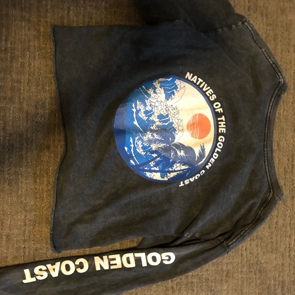 outgrew this cute shirt! - Picture 2 of 3